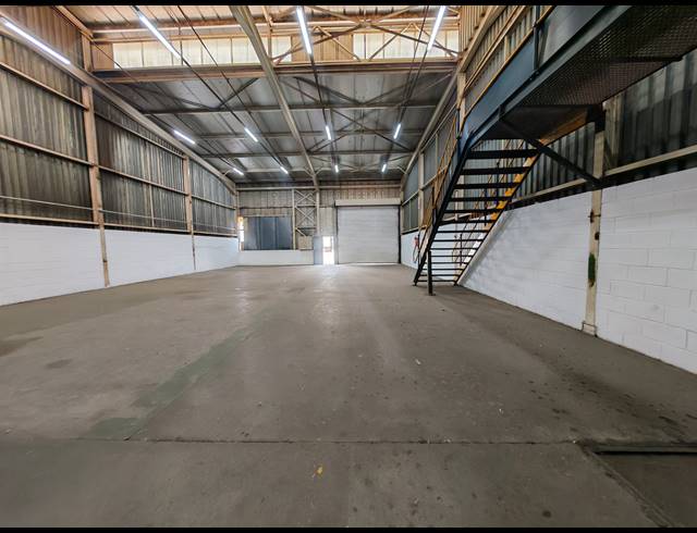 379M² WAREHOUSE TO LET IN SELBY